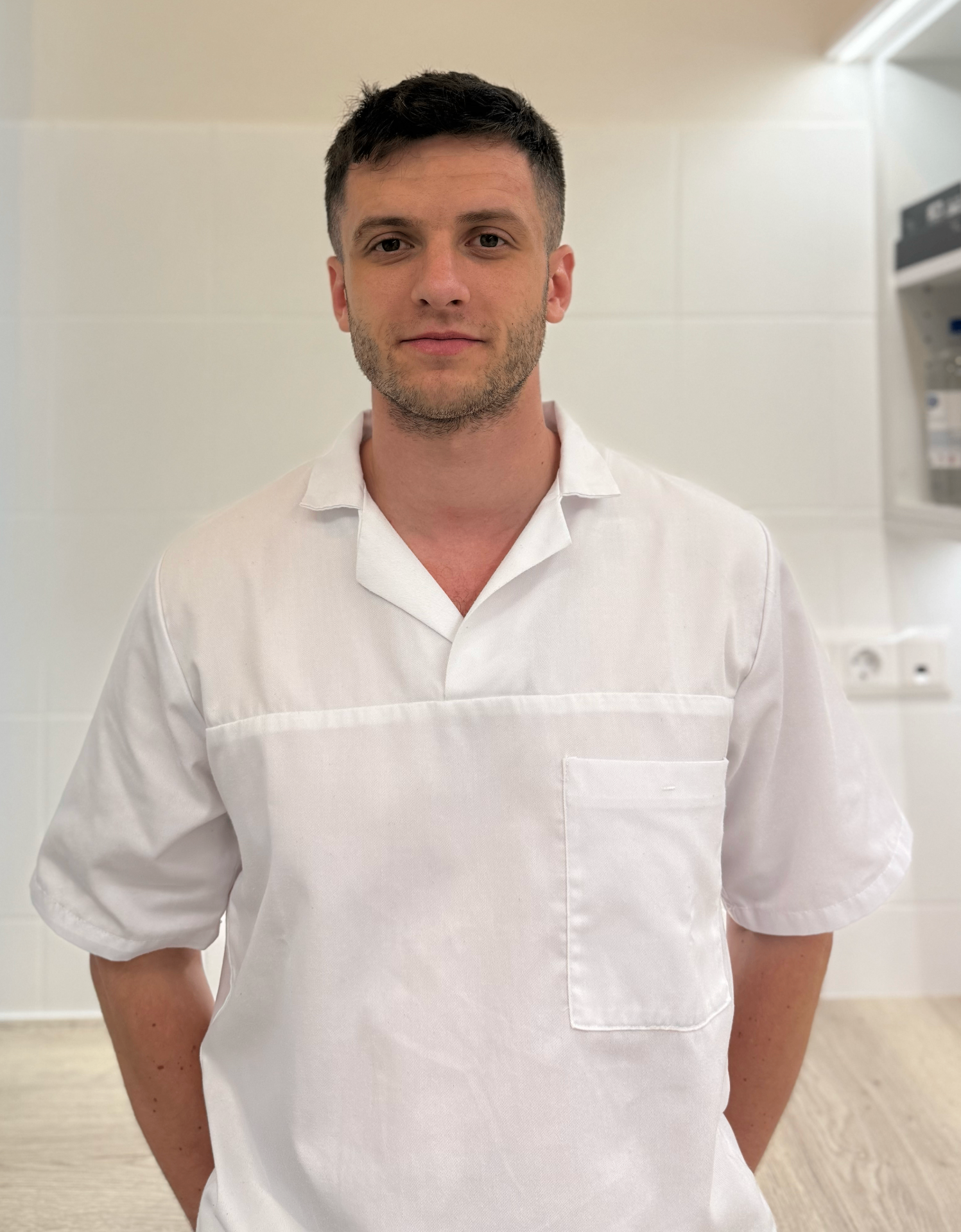 Dr. Muskát Olivér, Implantologie und Oralchirurgie